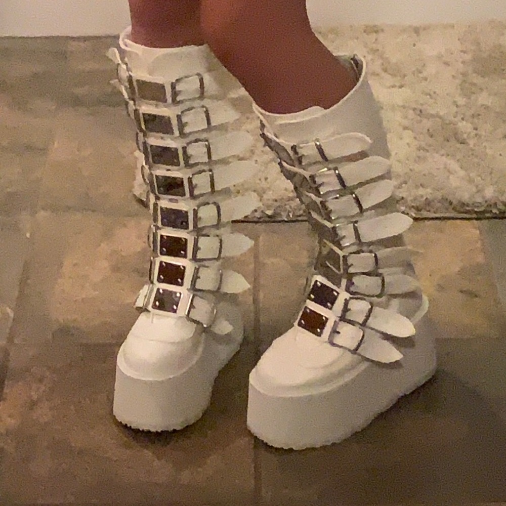 damned-318 demonia boots (white vegan leather)